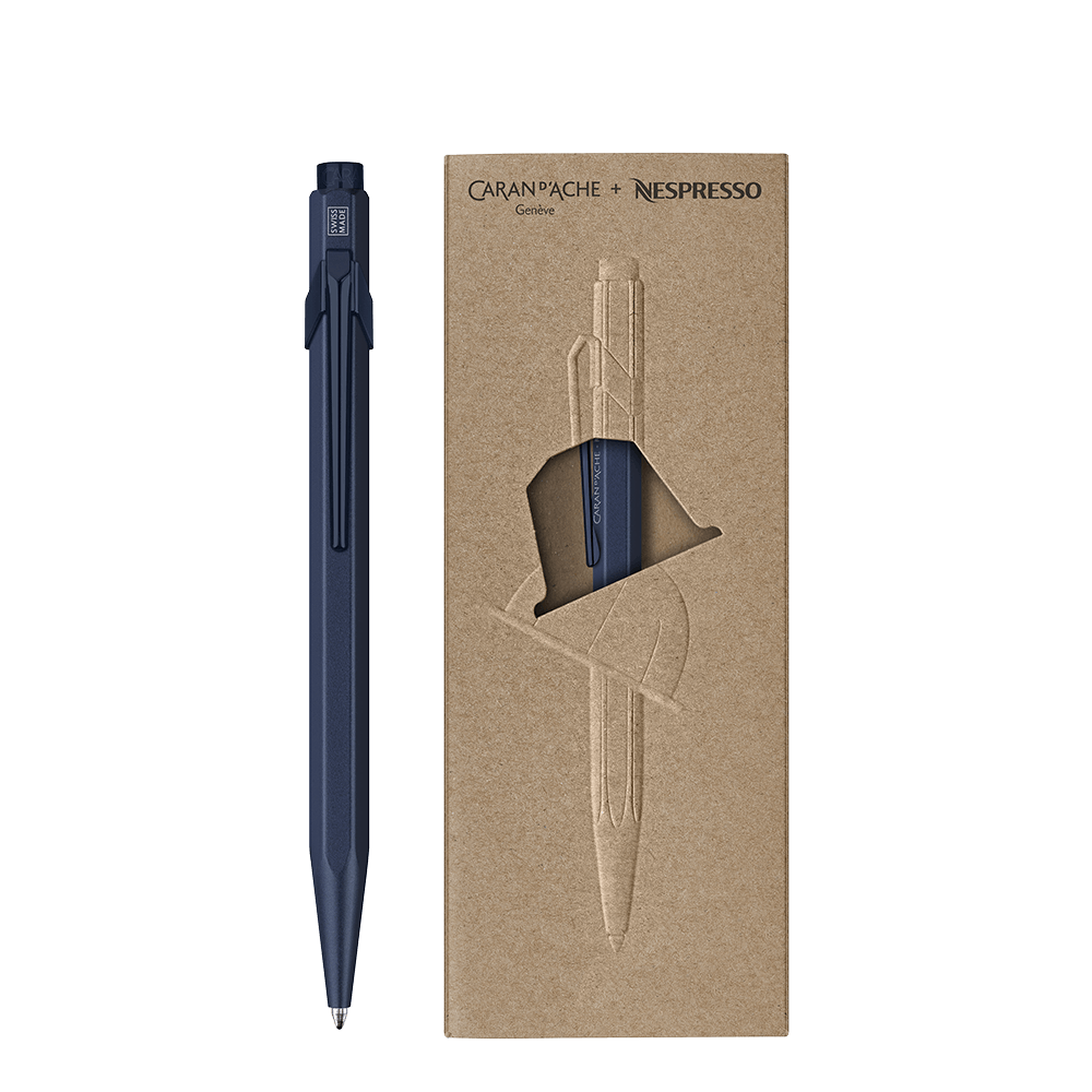CARAN D'ACHE ΣΤΥΛΟ BALLPOINT 849 NESPRESSO MEDIUM ΜΕΤΑΛΛΙΚΟ ΜΠΛΕ ΜΑΥΡΟ ΜΕΛΑΝΙ ΧΑΡΤΙΝΗ ΘΗΚΗ